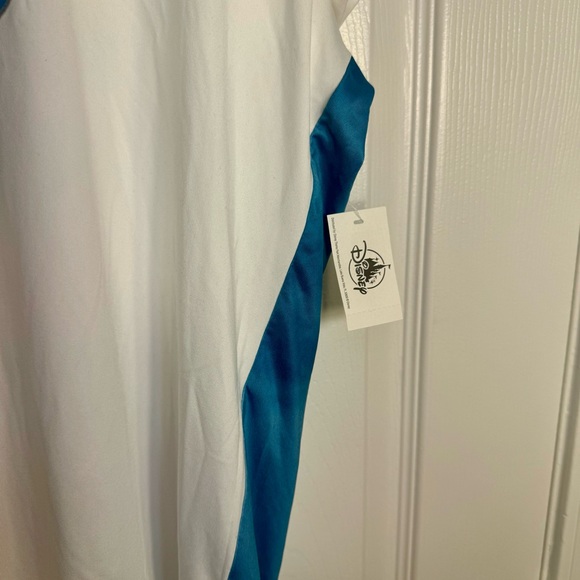 NWT. runDisney Every Mile Is Magic Shirt Marathon Weekend Mickey White Blue 2X - Picture 5 of 9